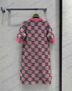 Classico rosa 2024S Jacquard nuovissimo abito in maglia a maniche corte scozzese importato filato di lana versione semplice temperamento stile casual Maxiskit