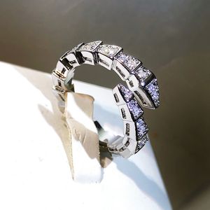 Fashion Snake Designer Band Ring Tamanho aberto Diamante simples Crystal Shining Love Rings Jóias para mulheres
