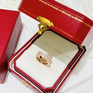Luxus Designer Ringe für Frauen feine Verarbeitung Persönlichkeit Gold und Silber Schmuck Paar Geschenk Paar Ring Trend große Marke Diamantring hohe Qualität gut