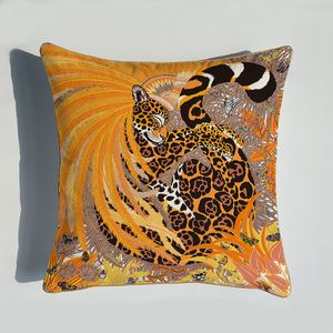 Mitologia grega Halloween Head Decor Home Cushion Capa Decorativa travesseiro lombar Caixa Vintage Tiger Tiger Tassel Tassel Bolster Sofá Cama de cadeira de cadeira