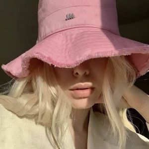 Besökarstrådesigner Beach Bob Summer Fashion Cap Frayed Hats Bob Hat Bucket Women Designer för Wide Brim Cap Woman Summer Bucket Hat Sunshade For Outdoor