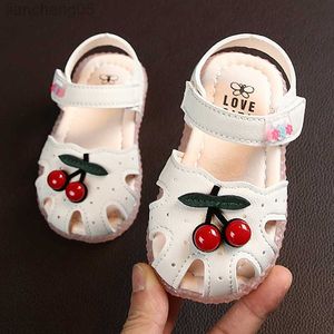 Sandálias de verão sandálias de bebê para meninas cereja fechada no dedo do pé infantil garotas de princesa andador de garotinhas sapatos de sapatos tamanhos 15-30 w0327