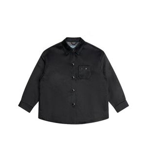 2023 Hot Sale Men's Jacket Hög version av P -familjen Tweed Metal Triangle Label Grey Shirt Jacket Casual Men and Women med samma stycke