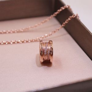 2023 Trend Elegant Zircon Letter Pendant Necklace For Women Golden Color Creative Fashion Necklace Party Gifts Jewelry