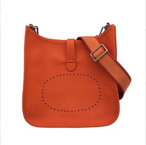 2023 Lüks Tasarımcılar Omuz Çantası Orijinal Deri Saf Cowhide Debriyaj Sırt Çantası El Çantaları Kız Crossbody Cüzdanlar Boyut Büyük 28cm Mini 18cm