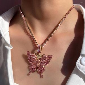 Łańcuchy mrożone różowe dysze utwardzone duży motyl wisiorek w łańcuch tenisowy Naszyjnik dla kobiet błyszcząca biżuteria 3D Choker