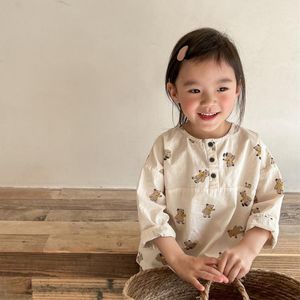 Tシャツ春の子供長袖TシャツかわいいベアプリントガールズコットンリネンシャツベイビーボーイTシャツファッションキッズティートップ230327