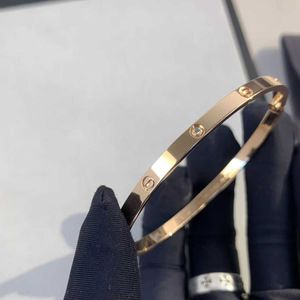 LuxuryDesigner smycken älskar armband 18K Rose Gold Love Classic Armband smalt sex-diamantpar använder högkvalitativ non fade