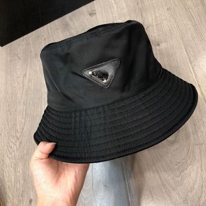 Korean Version of The Alphabet Men and Women with The Same Ball Caps Sun Shade Fashion Basin Hat