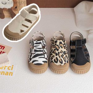 Sandaler barn sommarfjäder canvas sandaler baby söt leopard zebra tryck kausalskor pojkar andas krok stängning duk w0327