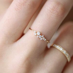 Anel de noivado simples minimalista da banda para mulheres Crystal elegante jóias de anel de casamento de noiva G230327