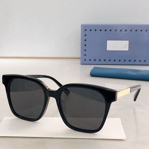 Летние дизайнерские солнцезащитные очки для мужчин Женские модные металлические буквы с пусты