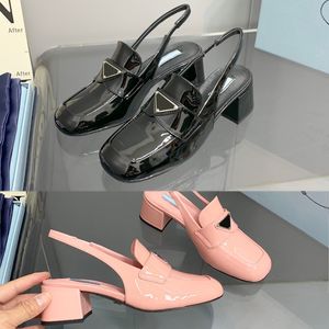 Nova marca feminina Sapatos sociais Sapatos únicos Mocassins Sapatos traseiros Vazios Salto grosso Salto aberto na parte superior com logotipo de assinatura triangular Sapatos formais profissionais de salto alto