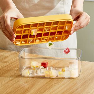 Press Type Ice Cube Maker Bar Tools Silicone Ice Tray Making Mold with Lids Creative Storage Box Square Cubic Container