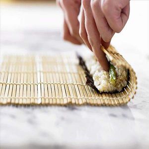 Sushi Tools Bamboo System Sushi Mat Nonstick Sushi Rolling Roller Hand Maker Sushi Tools Onigiri Rice Rollers Bamboo Cooking Accessories 230327