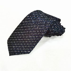 23 AA Men pescoço laços de grito de ginástica de moda masculina letra de lazer de lazer de lazer artesanal Cravat 100% de seda de luxo de alta qualidade 688