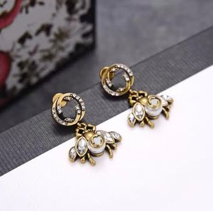 Luxury Designer Fashion Charm Earrings Ladies Bee Pendant Earrings for women party lovers gift engagement jewelry