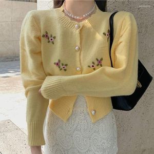 Kobiety damskie Vintage kwiatowe szydełkowe kardigan Top Kobiety 2023 Autumn Cute Cardigans Koreańska moda O Perła Buttons Płaszcz Sweter