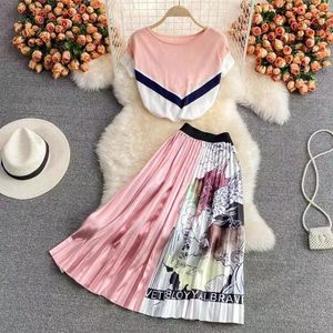 Elegant Women's Two Piece Dress Summer Knit Set Short-sleeved Sweater Top Color Contrast High-waist Pleated Skirt Two-piece Suit 2023