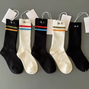 SOCKS Saf ve Şeker Renkli Harfler Paralel Çubuk İşlemeli Çorap Dört Mevsimler Uzun Tüp Saf Pamuk Çift Modeli Çoraplar