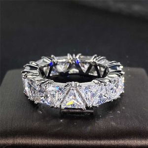 Band Rings Huitan Luxury Wedding Band Promise Rings for Women Unique Triangle Cubic Zirconia Design Top Quality New Trendy Jewelry Dropship Z0327