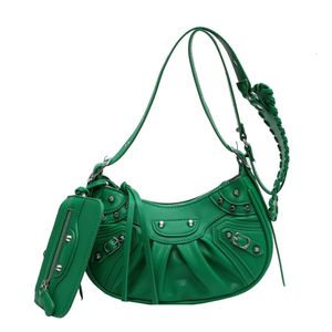 Kvällspåsar Nitar Design Armpit Shoulder Bag Brand Punk Rock Style Purses Handbag Crossbody for Women High Quality 2 PCS Set 230328