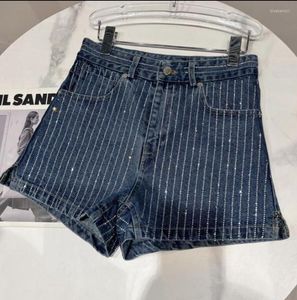 Kvinnors shorts Small Fragrance Wind Vertical Bar Rhinestone Borrning denim Kvinnor 2023 Summer Mid-midjan Straight Jean S58