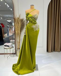 Green Mermaid Prom klänningar En axelpärlor Appliqued 2023 Evening Dress Party Second Reception klänningar plus storlek