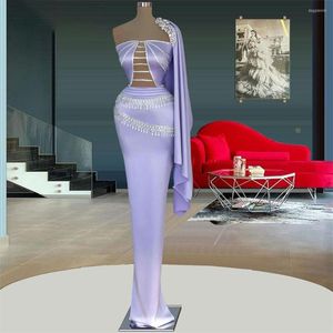 Party Dresses Furtanseo Lilac Cape Sleeve Dress 2023 Long Satin Prom Crystals Celebrity Dubai Arabiska aftonklänningar