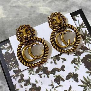 Orecchini a bottone di design leone stile retrò classico Orecchini con pendente a forma di lettera di marca per accessori di gioielli da donna Regali di nozze di alta qualità