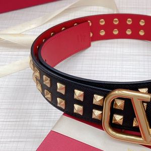 Top Fashion Business Design Womens Belt 4.0cm Diamond-Erted Waistband Luxury Brand Designer Men's Belt Leather Made Catwalk Midjeband Bästa kvalitet med ruta 0060