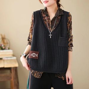 Women's Vests Vintage V-Neck Sweaters Knitted Women's Clothing Spring Autumn Loose Jumpers Sleeveless Pockets Cartoon Spliced All-match Tops 230328