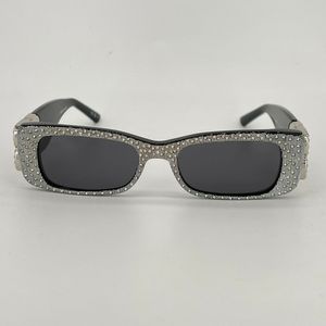 Kadınlar için Güneş Gözlüğü Gümüş B Retro 0096 Tasarımcılar Elmas tarzı gözlük anti-ultraviyole tam çerçeve kutu