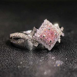 Band Rings Huitan Pink CZ Women Engagement Rings Romantic Novel Design Female Rings Valentine's Day Anniversary Love Gift Statement Jewelry Z0327