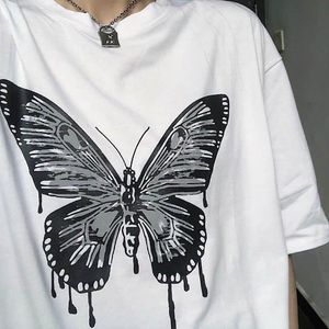 Camisetas femininas Homens e mulheres Harajuku Verão 2023 Super Fire Ink Butterfly Print Top de manga curta solta