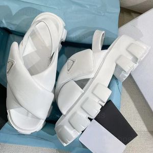 Plattform Chunky Sandals berühmte Designerinnen Frauen gepolstert Nappa Leder Sandalen Slipper Mode Sommermädchen Sandale Cross Slides White Black Mules Damenschuhe Damenschuhe