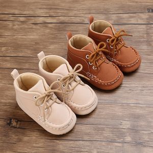 First Walkers Brand Born Baby Boy Shoes Softe Berço Berço quente Botas Antislip Sneaker Solid Pu para 1 ano de idade 018 meses 230328