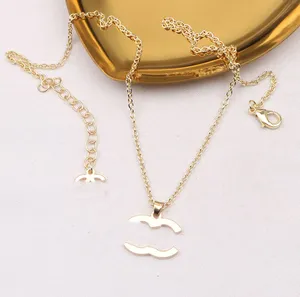 2Color Fashion Designer 18K Gold plattiert Anhänger Halsketten Kupfer Luxus Marke Doppelbuchstaben Geometrische Verbindung Kette Frauen Frauen Paar Liebhaber Halskette Schmuck