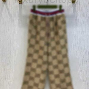 Pantaloni da donna Capris designer Tessuto per protezione solare Serie popolare nell'anno della tigre Nuova linea Filo a contrasto Tessitura Vita dritta CFNO