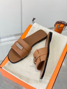Sandálias de chinelos de verão Designer Sandálias femininas Hotel feminino Praia Praia interna Flippers de designer atacadista Sapatos de couro genuínos tamanhos 35-44