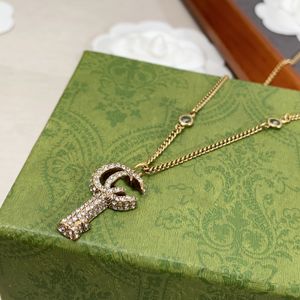 Projektant wisiorek naszyjniki list podwójne G Logo łańcuszki naszyjniki luksusowe kobiety biżuteria Metal GGity kryształowy naszyjnik z pereł prezent hjgf