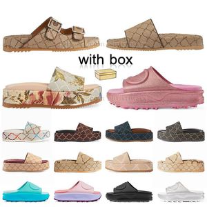 2023 Ny Metallic Pink Palt-Form Sandaler Kvinna Famous Designer Summer Foam Sliders House Outdoor Danvas Plaid Leather Coach Sandales Flat Beach Shoe With Box