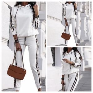 Women's Two Piece Pants Fall Women's Fashion 2-Piece Track and Field Wear Long Sleeve Panel Work TopTrousers Jogging Set 230329