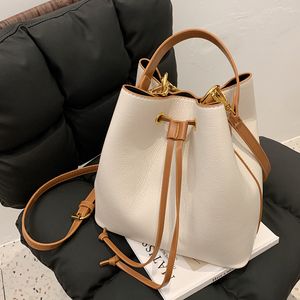 2023 Neue Eimer Tasche für Frauen Umhängetasche Modedesigner Tasche Frauen Umhängetasche Umhängetasche Handtaschen Weibliche PU Eimer Taschen