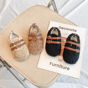 Sapatos de meninas ao ar livre atléticas Inverno de pele quente crianças apartamentos de crianças com algodão com algodão confortável e doce moda doce Slip-Ons 23-36 W0329