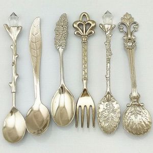 Dinnerware Sets Royal Antique European Style Vintage Pomegranate Flower Carved Coffee Tea Scoop Tableware Cutlery Set