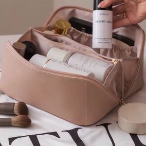 Kozmetik Çantalar Kılıflar Taşınabilir Makyaj Büyük Kapasiteli Kadın Çantası Seyahat Organizatör Çanta Çok Fişli Tuvalet Kiti Güzellik Kılıfı Hediyeler 230329