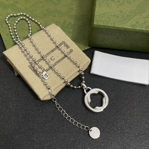 Collane con ciondolo di design Lettera Doppia G Logo Catene Collane Gioielli di moda per donna di lusso Metallo GGity Collana di perle di cristallo Regalo gfd