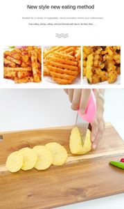 Potatis Cutter Chips French Fry Maker Rostfritt stål Vågig kniv Franska Fries Chopper Potatis Kniv Chopper Crinka Wavy Slicer