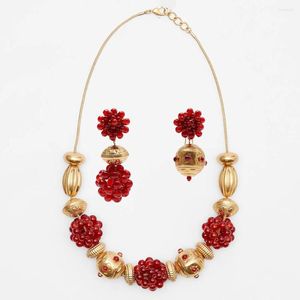 Choker Vedawas 2023 Collana con colletto in perline di metallo rosso per le donne Regalo all'ingrosso di gioielli da sposa fatti a mano alla moda con catena a maglia